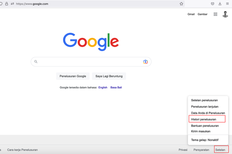 Ilustrasi cara menghapus riwayat pencarian Google di laptop dengan mengakses menu Setelan yang terdapat pada halaman google.com.