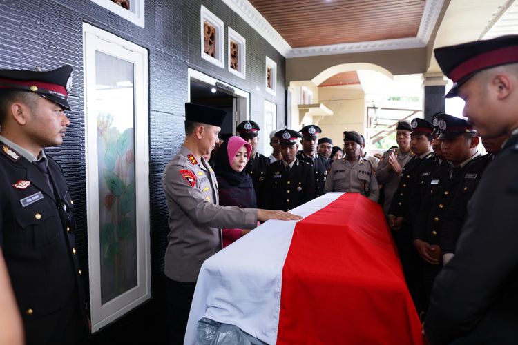 Polisi di Maluku yang Gugur Saat Menolong Pelajar Tenggelam Dapat Kenaikan Pangkat Luar Biasa