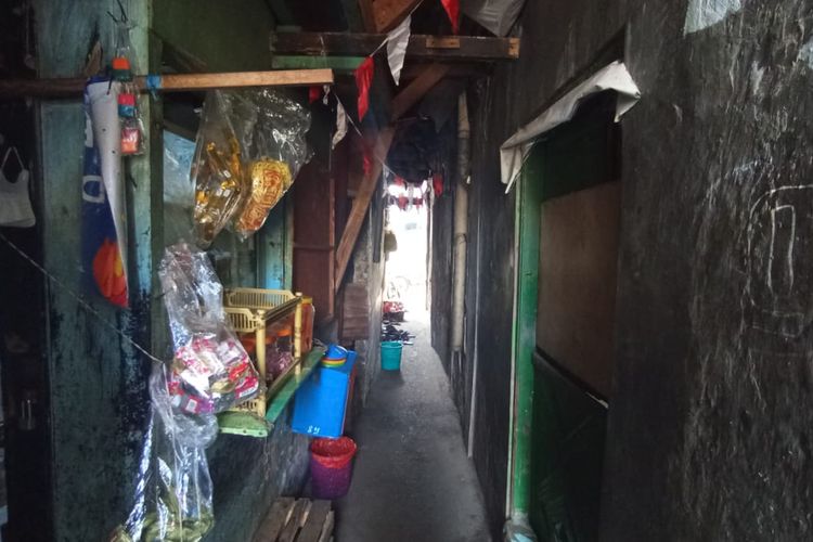 Warung milik Supeni di Gang Spoor RT 7/ RW 2, Kemayoran, Jakarta Pusat, Selasa (6/8/2024).