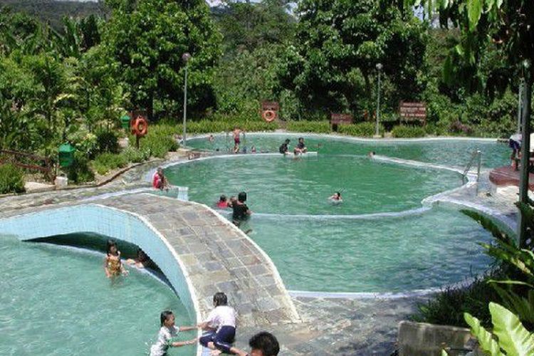 Wana Wisata Prataan adalah obyek wisata pemandian air panas di Tuban, Jawa Timur. 