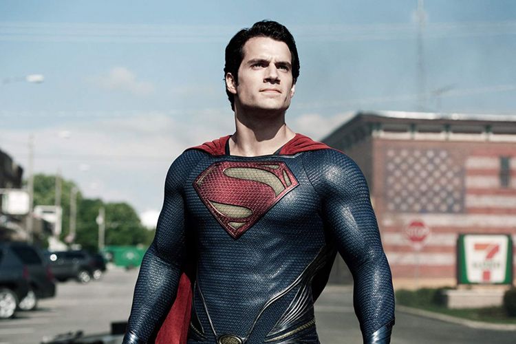 Henry Cavill, artis peran dari Inggris, berperan sebagai Superman dalam film Man of Steel (2013).