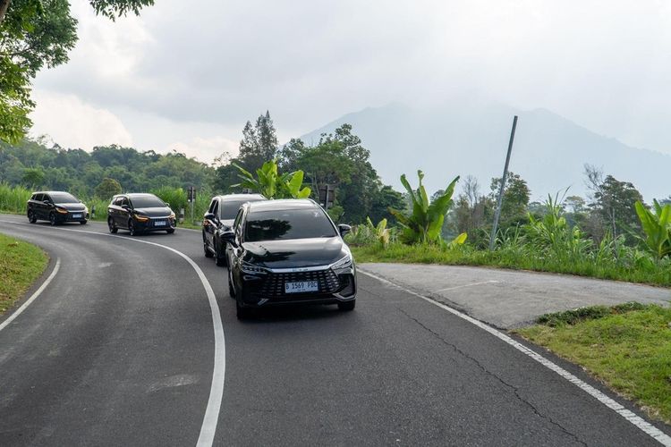 Dari Kota Semarang hingga Kaki Gunung Merbabu, Uji Jalan BYD M6 DM Buktikan Efisiensi dan Performa Lintas Kota