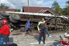 Tabrakan Beruntun 8 Kendaraan, Satu Tewas, Sebuah Rumah Hancur