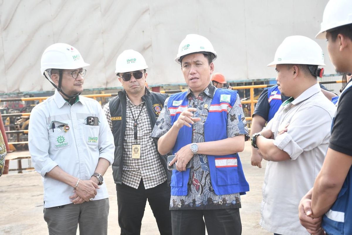 Ketua Komisi Pengawas Persaingan Usaha (KPPU) M Fanshurullah Asa melakukan kunjungan strategis ke kawasan Indonesia Morowali Industrial Park (IMIP), Sulawesi Tengah, Sabtu (17/1/2026).