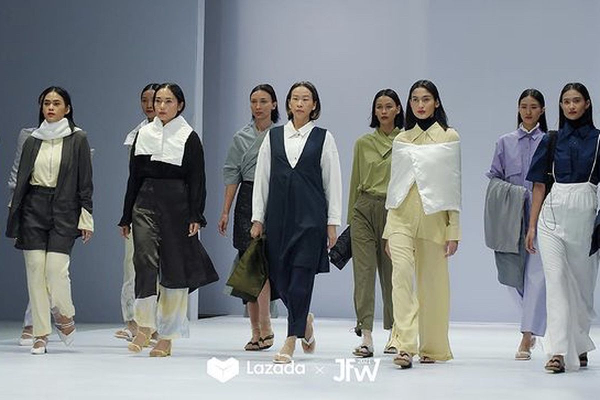 Fashion show 3Mongkis di Jakarta Fashion Week 2021.