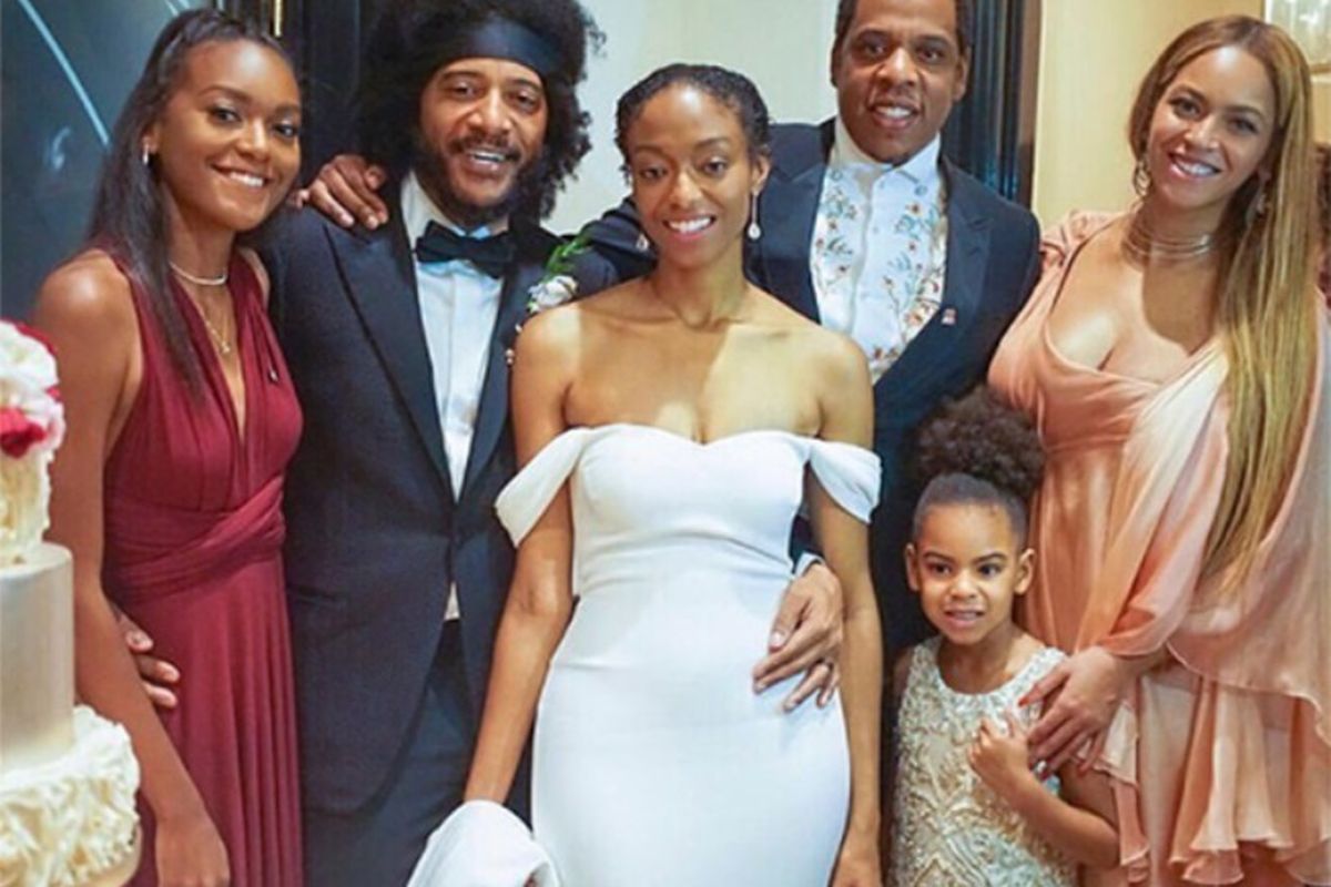 Blue Ivy, anak pertama Beyonca dan Jay-Z mengenakan gaun pesta yang mahal.
