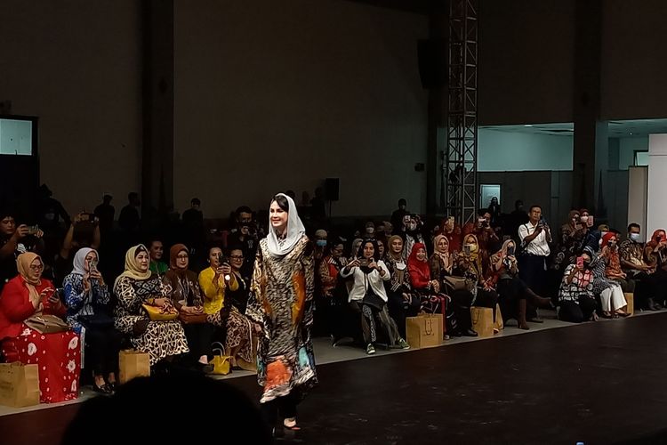 Festival Batik 2022 digelar di JEC dibuka dengan Fashion Show dan dilanjutkan Pameran Batik, Rabu (19/10/2022)