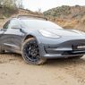 Begini Kalau Tesla Model 3 Bermain Off-road