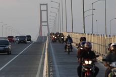 Jokowi Bebaskan Tarif Jalan Tol Suramadu untuk Roda Dua