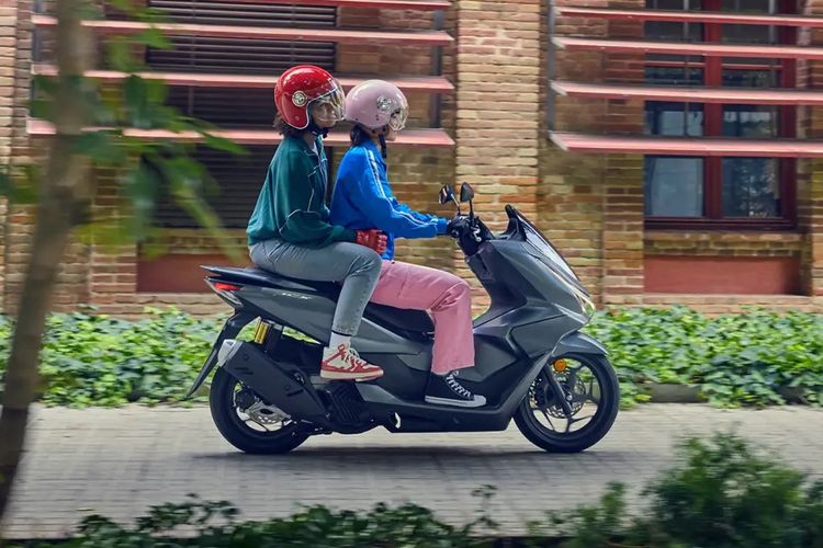 Honda PCX125 di Eropa resmi meluncur, dapat varian baru yang kaya fitur