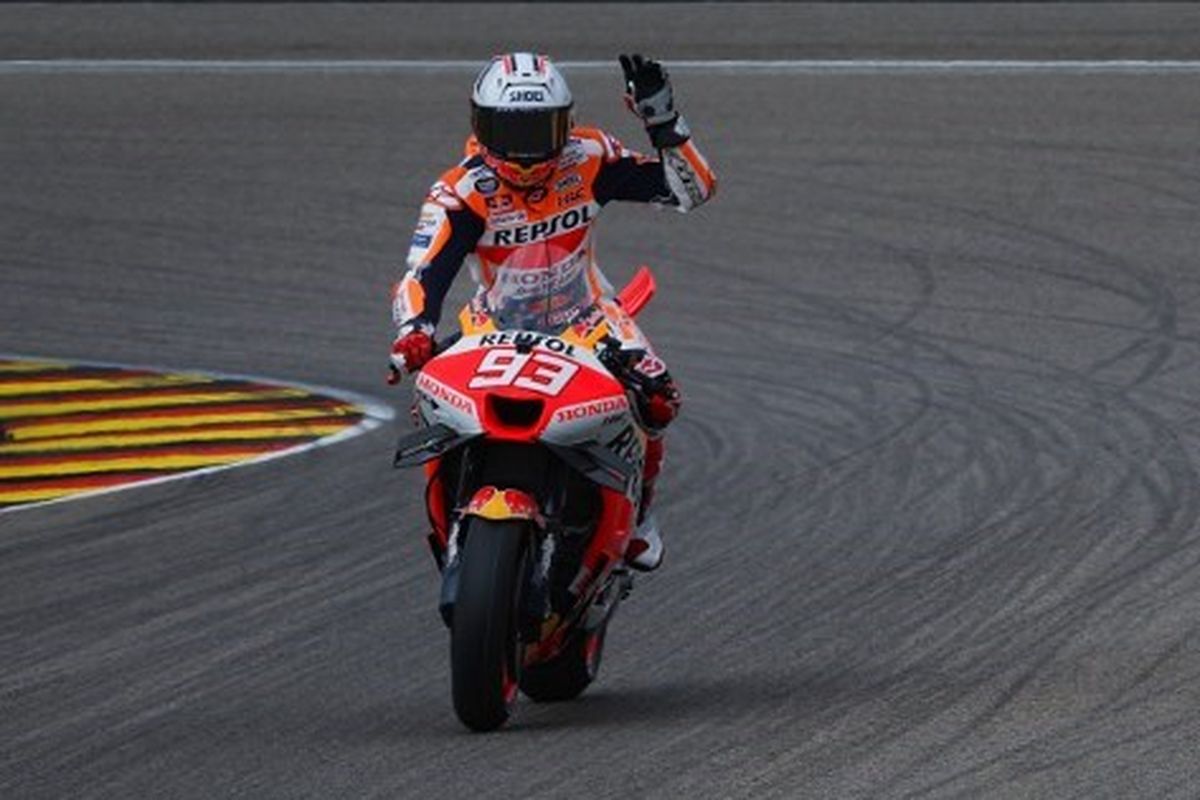 Pebalap Repsol Honda Marc Marquez beraksi dalam rangkaian MotoGP Jerman 2023, Sabtu (17/6/2023) sore WIB. Rangkaian insiden pada MotoGP Jerman dikabarkan membuat hubungan antara Marquez dan Honda memanas.