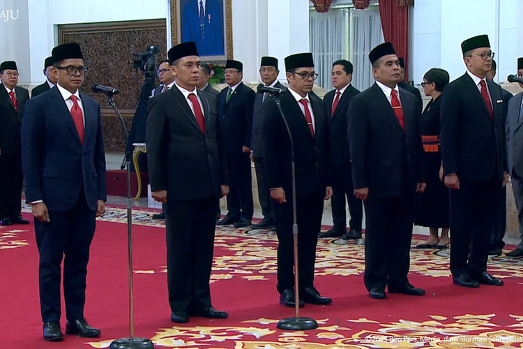 Suasana Pelantikan Menkominfo, Wamenkominfo, dan Menteri serta Wakil Menteri lainnya di Istana Negara, Jakarta, Senin (17/7/2023).