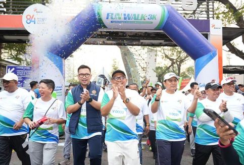 Ajak Masyarakat Hidup Sehat, BPJS Kesehatan Gelar Fun Walk di CFD Kuningan
