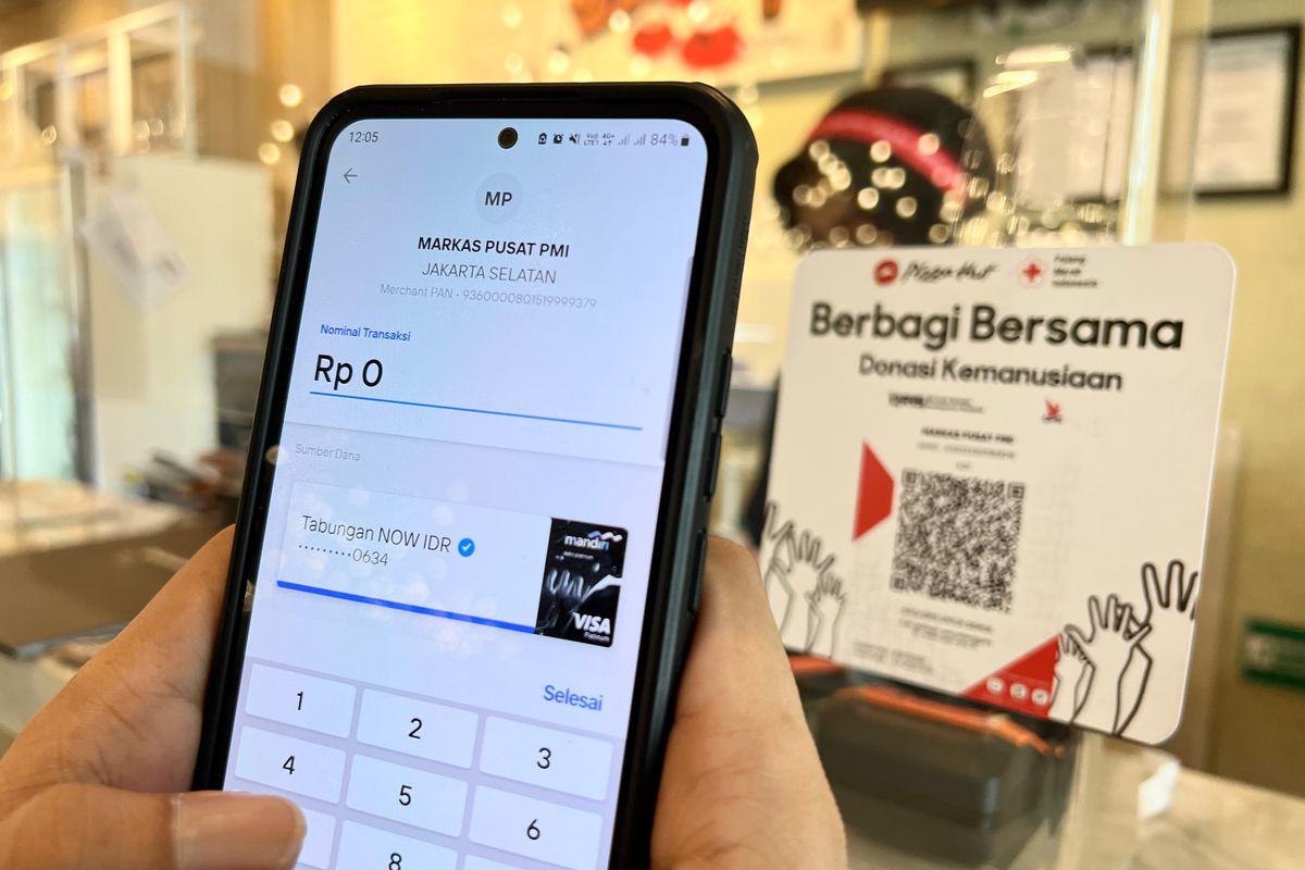 Bank Mandiri mendukung aksi kemanusiaan PMI dengan menyediakan QRIS di Restoran Pizza Hut, Pizza Hut Ristorante, dan outlet PHD di seluruh Indonesia. 