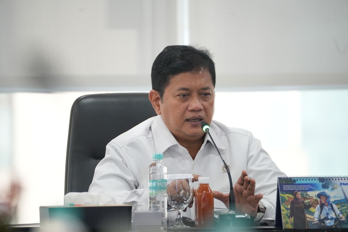 Wakil Menteri Transmigrasi (Wamentrans) Viva Yoga Mauladi saat memberikan sambutan dalam  bootCamp ?Penguatan Kelembagaan Ekonomi Transmigrasi? selama empat hari di Kemayoran, Jakarta, Kamis (20/11/2025).
