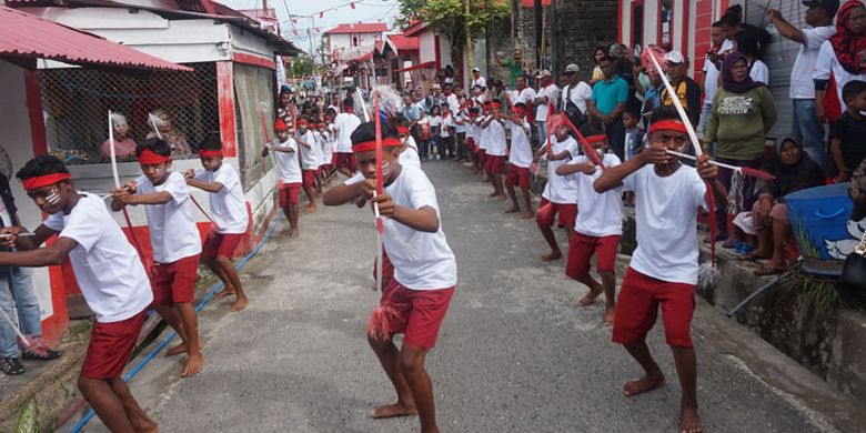 Peresmian kampung warna-warni, Kampung Merah Putih di Kota Tual, Maluku, Sabtu (27/1/2018).