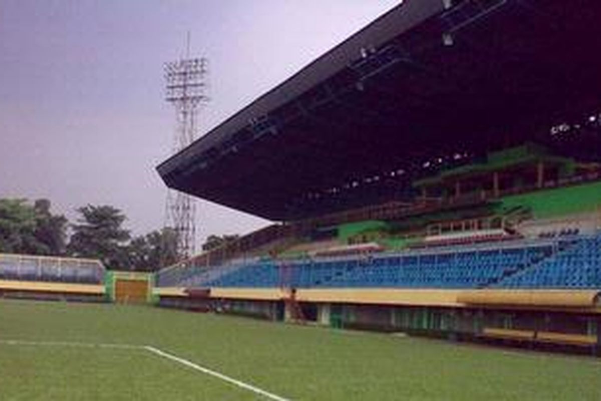 Pemprov DKI Jakarta di tahun 2011 akan segera menggusur stadion yang pernah menjadi kandang klub Persija ini.