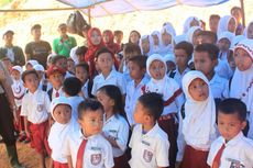 Nissan Livina Club Bantu Sekolah Terpencil di Bogor
