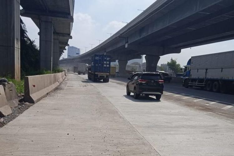 Simpang susun Cikunir di Jalan Tol Jakarta-Cikampek dibuka kembali, Jumat (6/3/2020).