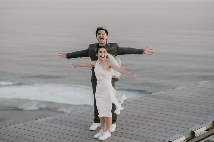 Arif Hidayat dan Gritte Agatha saat melakukan foto pre-wedding untuk pernikahan mereka. 