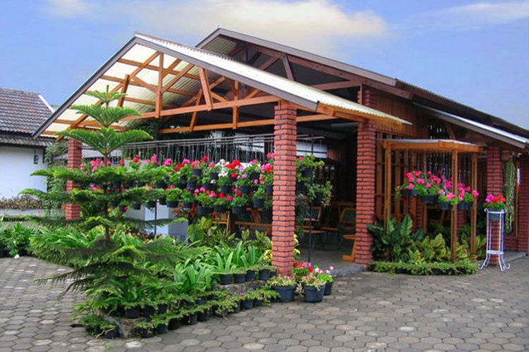 Rumah Bunga Rizal, salah satu tempat wisata Lembang yang bisa dikunjungi.