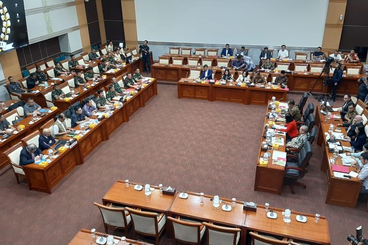  Rapat Komisi I DPR di Kompleks Parlemen, Senayan, Jakarta, Kamis (30/1/2020) 