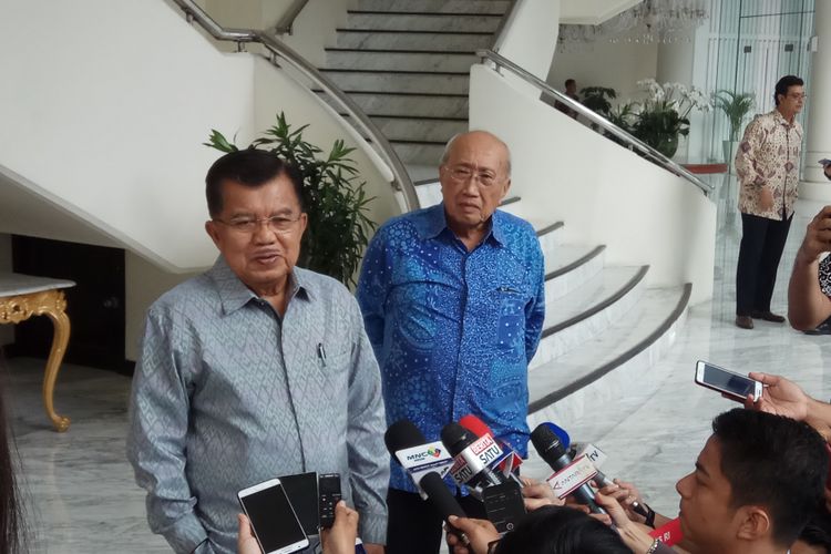 Wakil Presiden RI Jusuf Kalla mengatakan bahwa langkah Pemerintah Indonesia mendaftarkan 2.590 pulau ke Perserikatan Bangsa-bangsa (PBB) adalah untuk mencegah kasus pulau Sipadan-Ligitan yang jatuh ke tangan negara lain terulang lagi. Jakarta, Senin (22/8/2017).