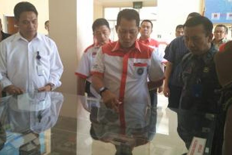 Kepala Badan Narkotika Nasional Komjen Budi Waseso meninjau lapas Gunung
Sindur, di Bogor, Jawa Barat, Rabu (14/10/2015).
