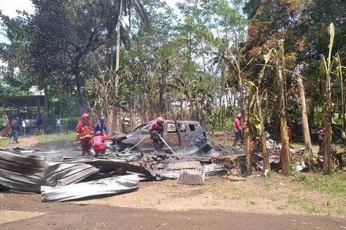 Gudang Rongsokan di Malang Terbakar, Mobil yang Terparkir di Dalam Ikut Ludes