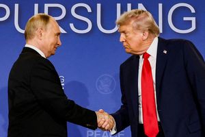 Putin Diam-diam Telepon Trump Usai Kunjungan Utusan AS, Ada Apa?