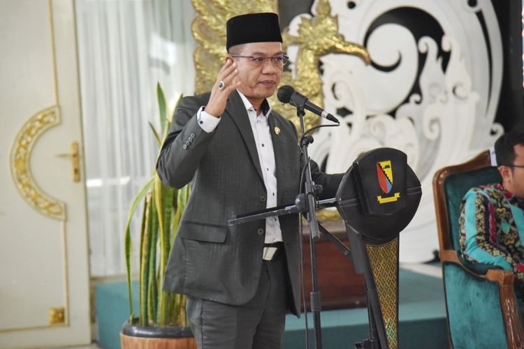 Pemerintah Daerah (Pemda) Kabupaten Bandung menginginkan pengelolaan Sekolah Menengah Atas (SMA) agar dikembalikan kewenangannya ke Pemerintah Kabupaten/Kota