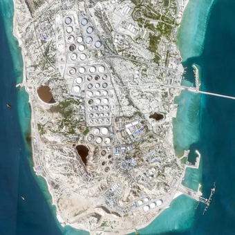 Serangan AS ke Pulau Kharg meningkatkan risiko gangguan pasokan minyak dunia di tengah konflik Timur Tengah.