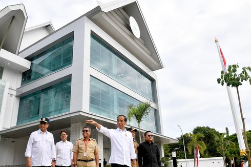 Awali Kunker Hari Ke-2 di Sulbar, Jokowi Tinjau Kantor Gubernur