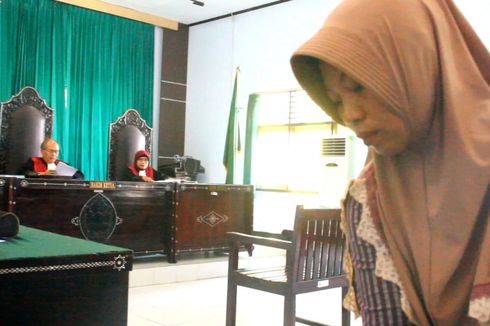 Sidang PK, Baiq Nuril Tiba-tiba Menangis Saat Lihat Ruang Tahanan