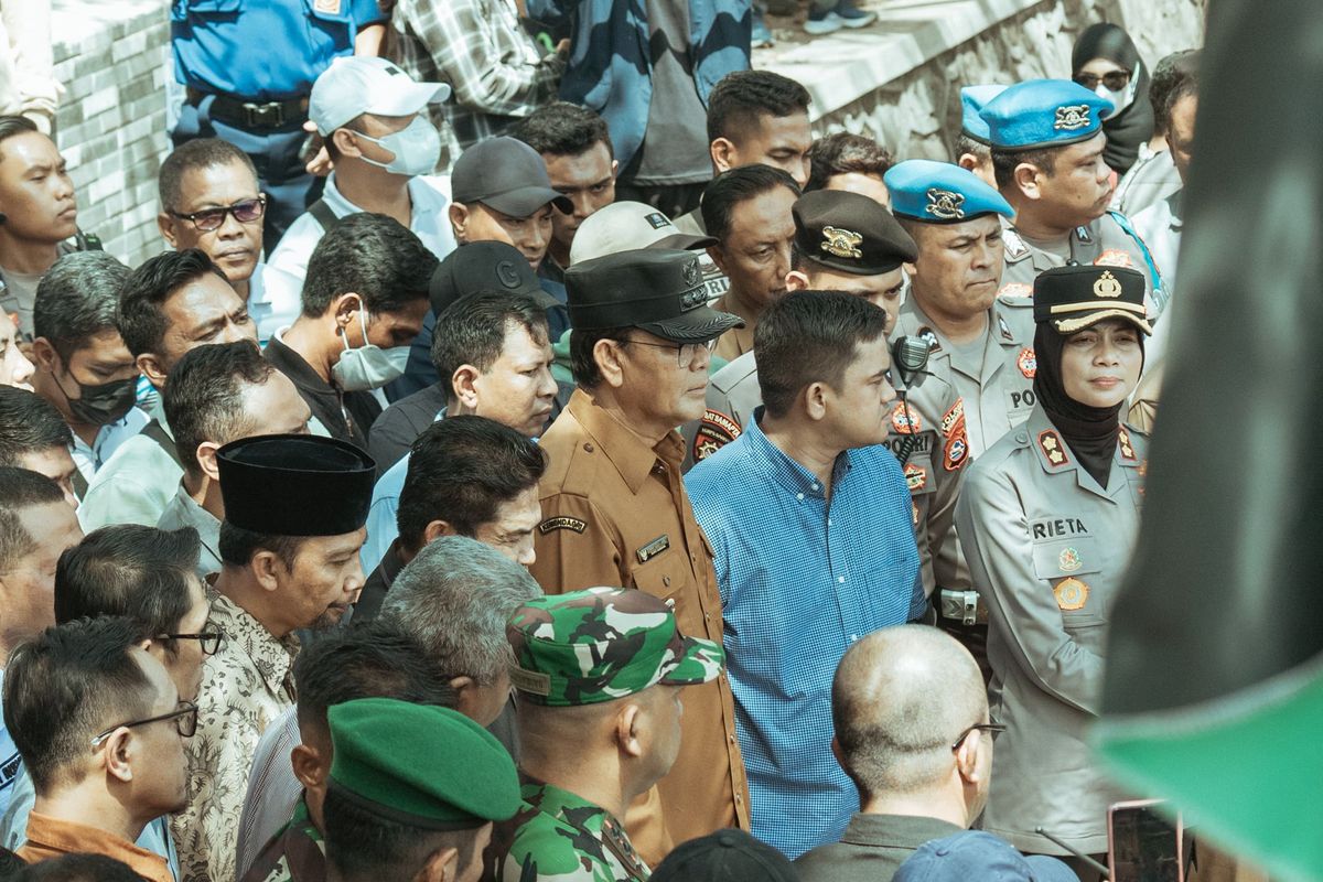 Mahasiswa gelar aksi di DPRD Sumbawa 