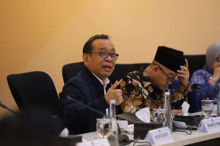 Profil Pratikno, Eks Rektor UGM yang Dicopot dari Menko PMK