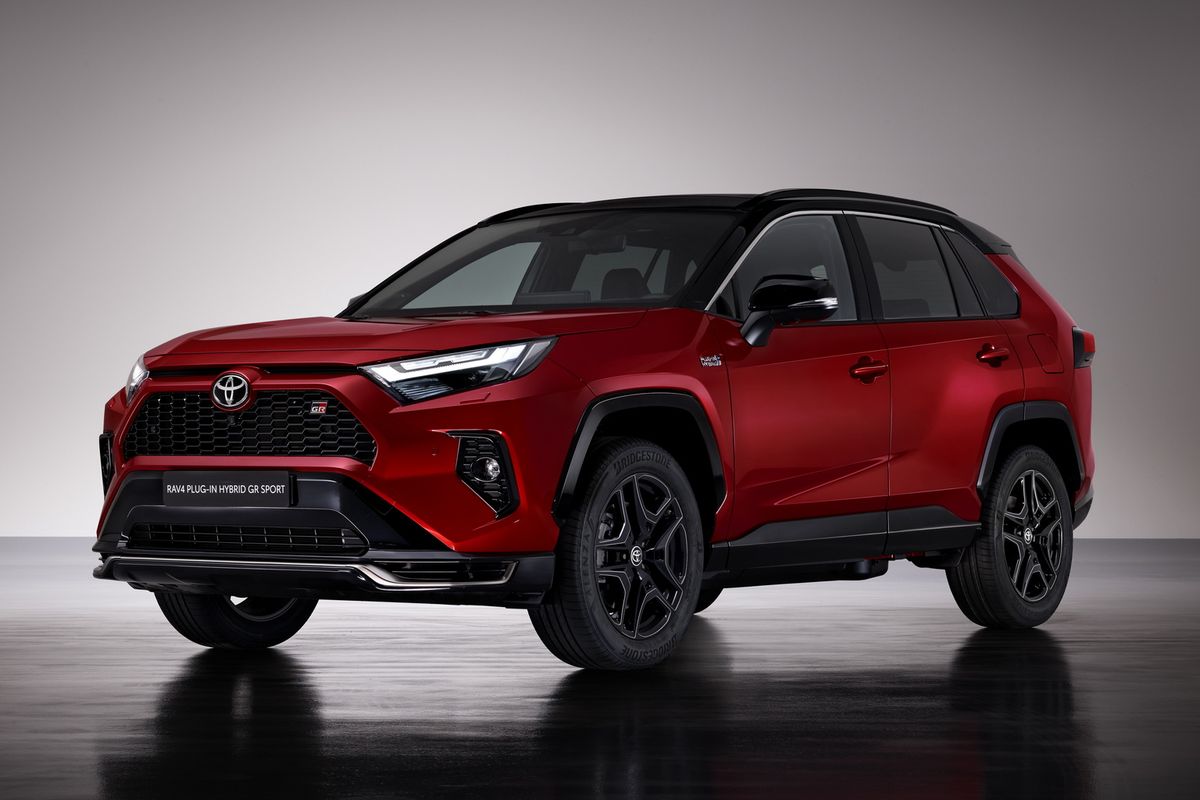 Toyota baru-baru ini meluncurkan RAV4 Facelift. Crossover besutan pabrikan Jepang ini kini bergabung dengan jajaran model GR Sport di Eropa.
