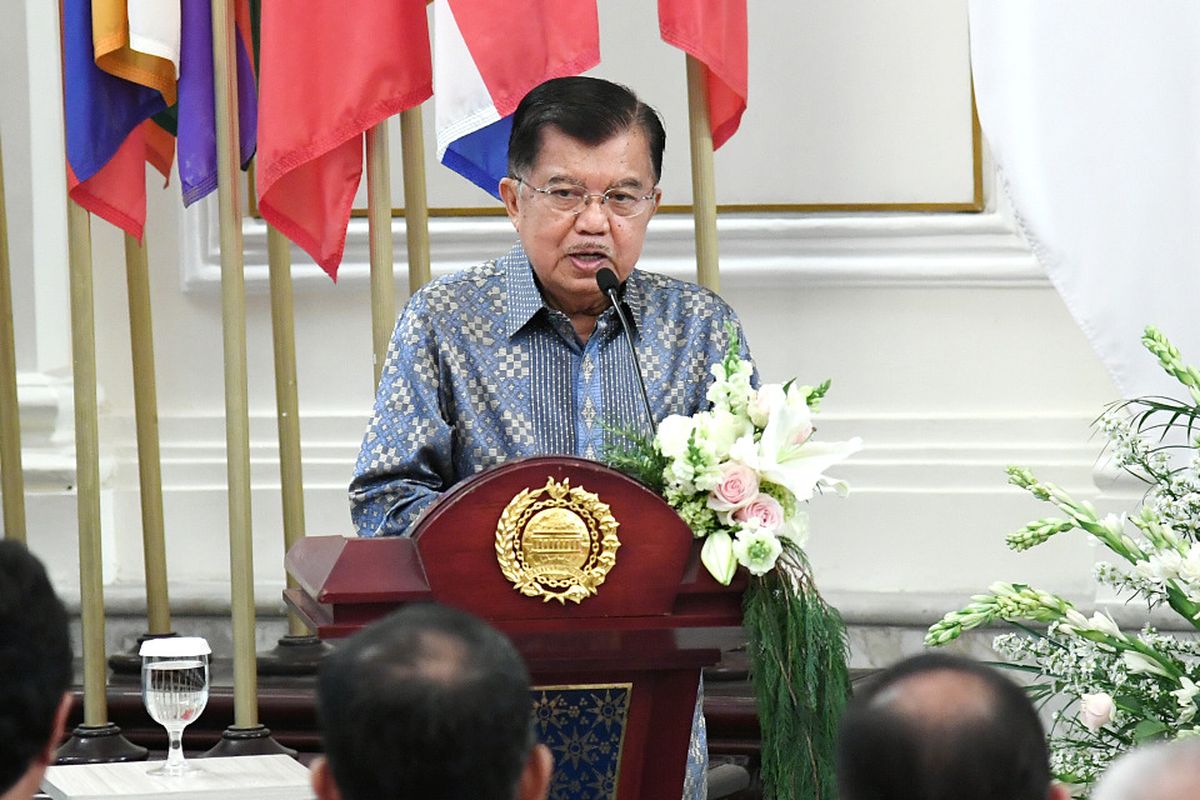 Wakil Presiden Jusuf Kalla memberikan pidato saat acara peresmian Lembaga Dana Kerja Sama Pembangunan Internasional (LDKPI) atau Indonesian Agency for International Development (Indonesian AID) pada 18 Oktober 2019 di Gedung Pancasila, Kementerian Luar Negeri.
