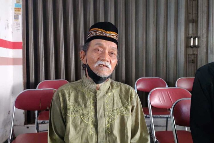 Wahyudi ayah Tri Fajar yang meninggal dunia yanh diduga menjadi korban ribut-ribut antara suporter dari Solo dan warga DI Yogyakarta, Rabu (3/8/2022)