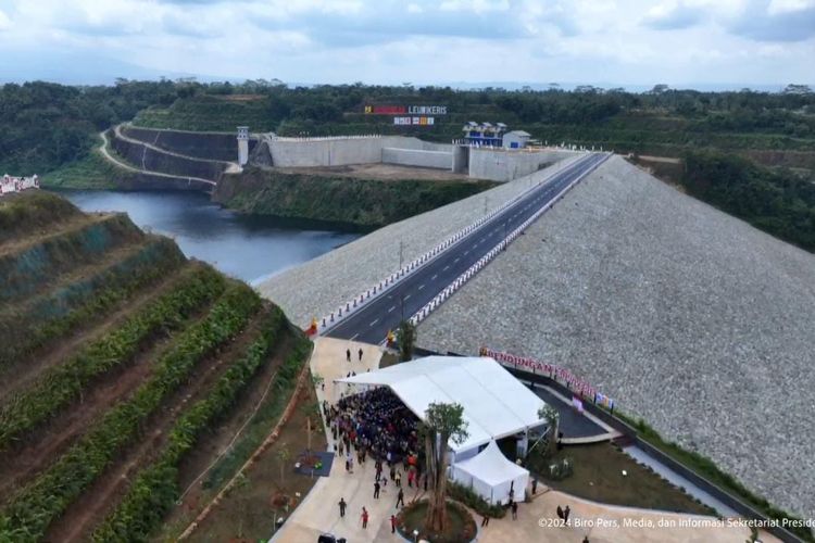 Pembangunan Infrastruktur di Era Jokowi: Bukan Sekadar Estetika, Melainkan Investasi Masa Depan untuk Masyarakat