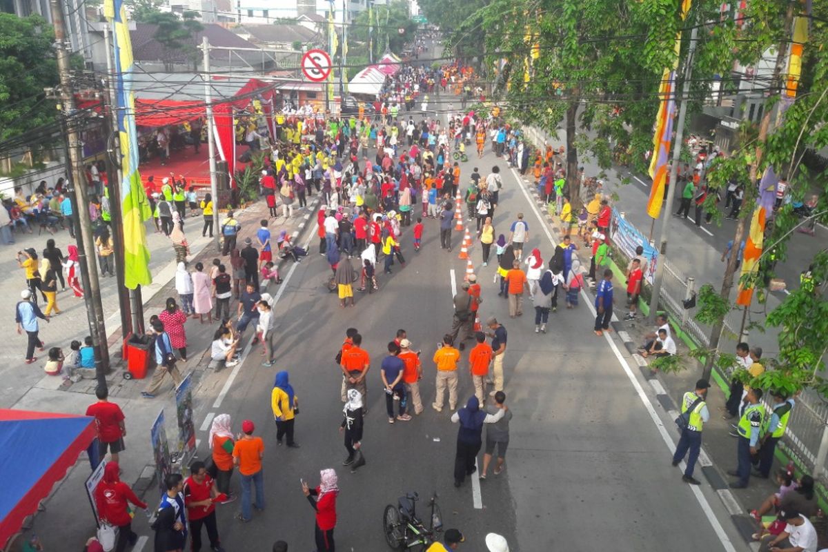 Suasana Car Free Day di Jalan Tomang Raya, Jakarta Barat, Minggu (15/4/2018).