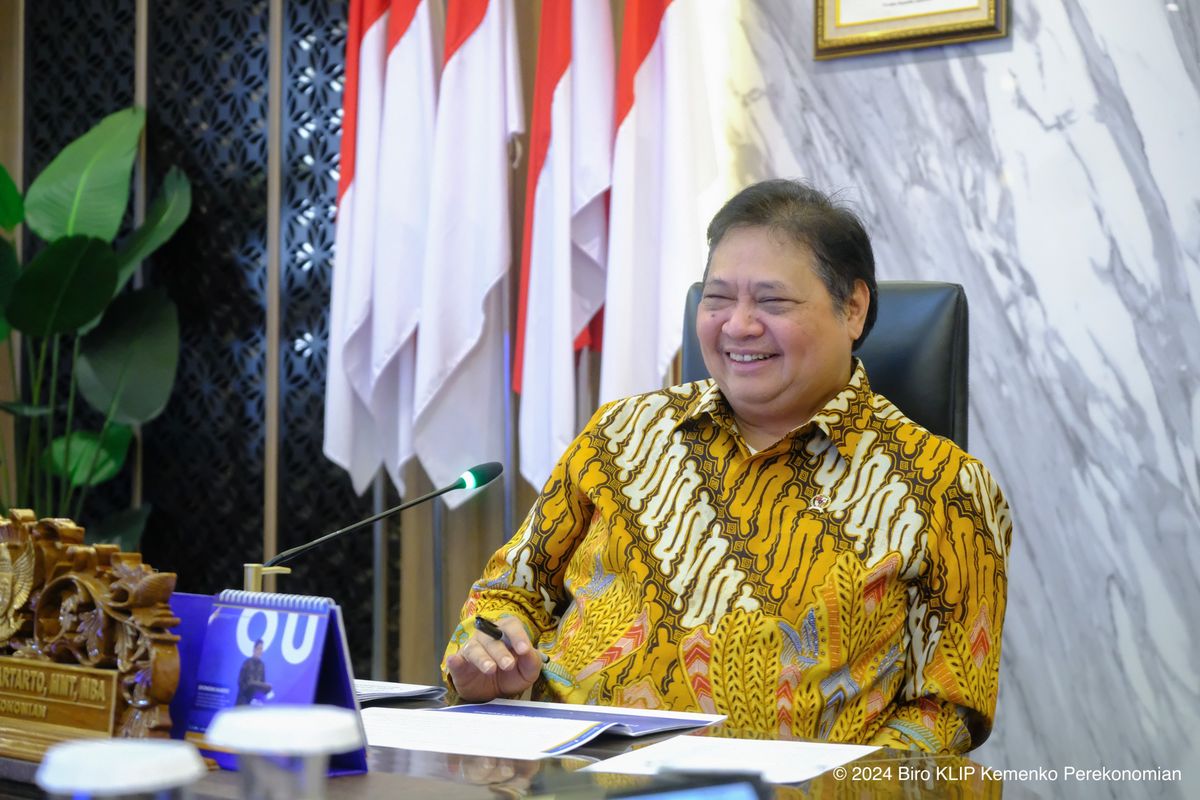 Menteri Koordinator Bidang Perekonomian (Menko Perekonomian) Airlangga Hartarto dalam Rapat Komite Cipta Kerja (Ciptaker), Jumat (23/2/2024).