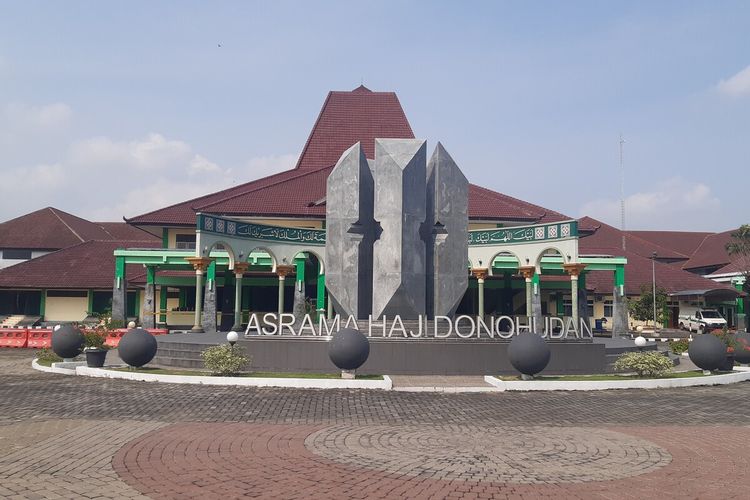 Asrama Haji Donohudan Boyolali yang salah satu gedungnya digunakan sebagai RS Darurat untuk penanganan pasien Covid gejala ringan dan sedang.