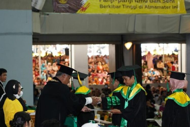 Universitas Indonesia (UI) meluluskan 4.658 wisudawan dari jenjang vokasi, sarjana hingga program doktoral pada pelaksanaan wisuda semester gasal tahun akademik 2022/2023.