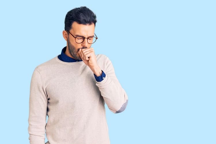 Kenapa Orang Tiba-tiba Batuk Saat Suasana Canggung? Ini Penjelasannya