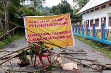 Masyarakat Adat Palang Akses Jalan TPA di Jayapura