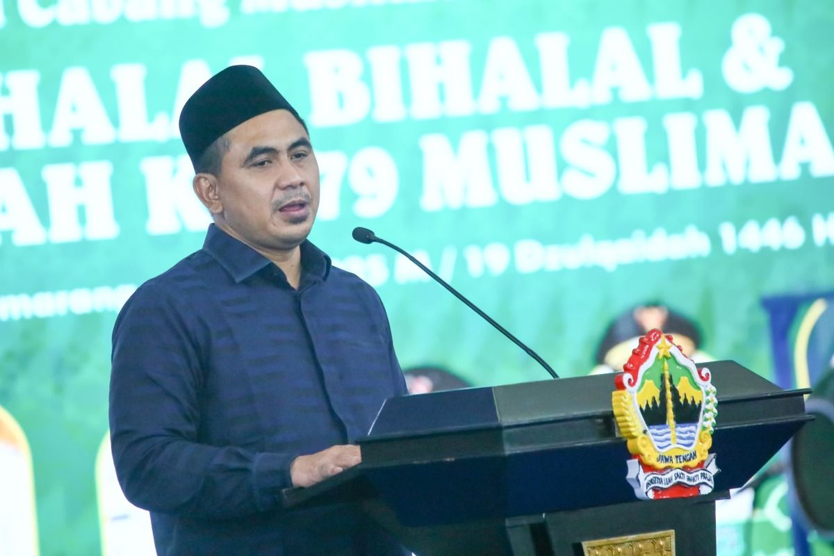 Wakil Gubernur Jawa Tengah Taj Yasin saat acara Halal Bihalal dan Harlah ke-79 Muslimat NU Kota Semarang, Sabtu, (17/5/2025).