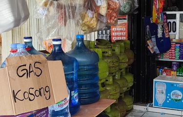 Gas 3 Kg di Warung Madura Kramat Jati Masih Kosong meski Pengecer ...