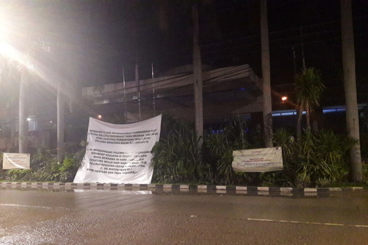 Suasana di Hotel Alexis, Pademangan, Jakarta Utara, terpantau gelap dan sepi pada Kamis (29/3/2018).
