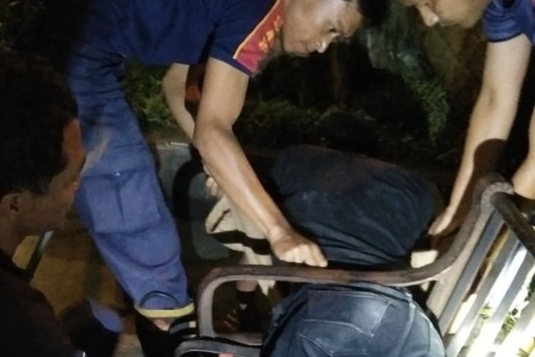 Kisah Iwan di Salatiga, Terjepit Kursi Besi Saat Tidur, Dievakuasi Damkar